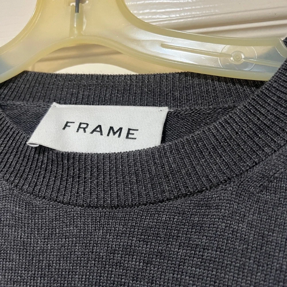 Frame Merino Wool Knit Gray Men’s sweater Size Medium closet Capsule‎ smart